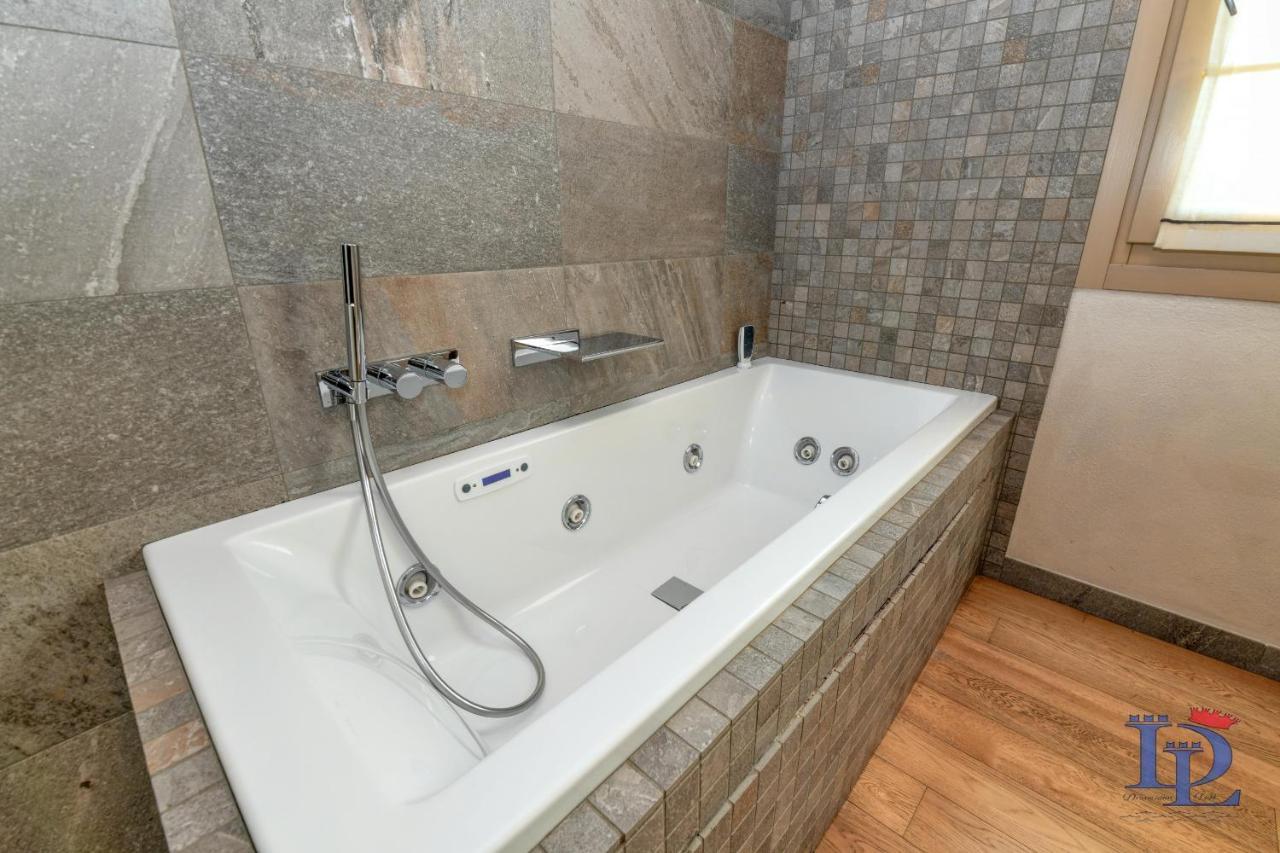 Desenzanoloft Official Partner Marriott Homes & Villas - Oscar Luxury Suite Desenzano del Garda Exterior foto